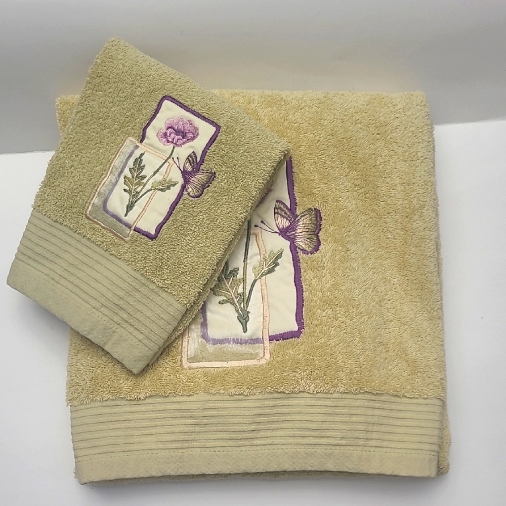 Floral Embroidered Bath Towel Set